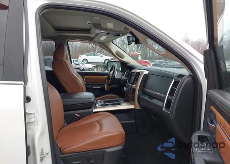 2018 Ram 1500 Longhorn 4X4 5'7 Box z USA, uszkodzony, nr VIN 1C6RR7PT3JS130695